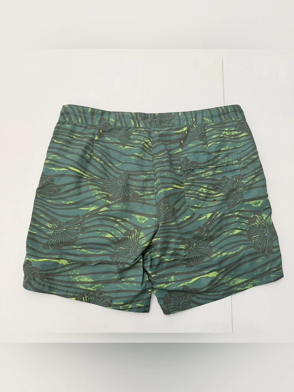 Scotch & Soda Men's Green Patterned Swim Shorts - S